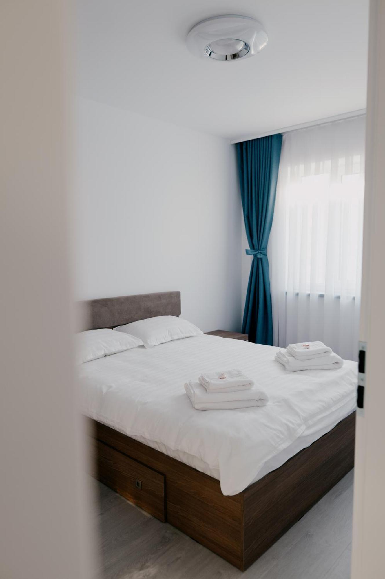 Royal Blue Property Oradea Exterior foto